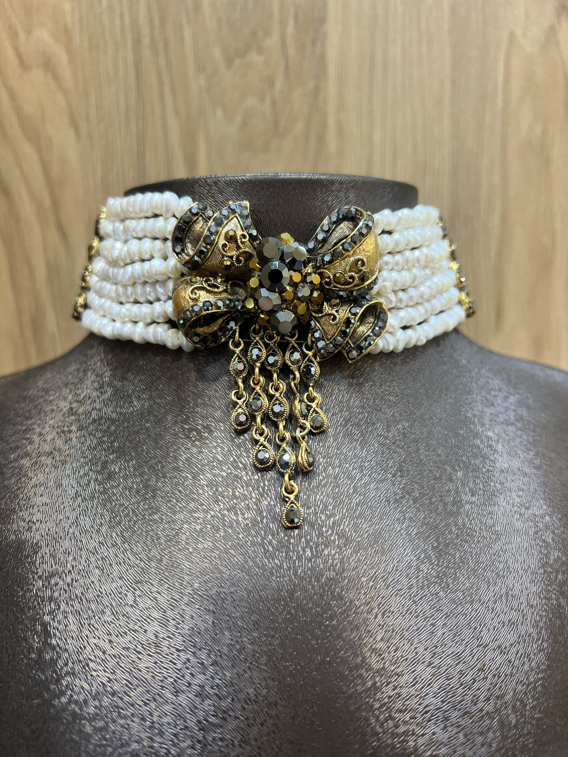 R1.4 Ras de cou Papillon perles de culture – Image 1